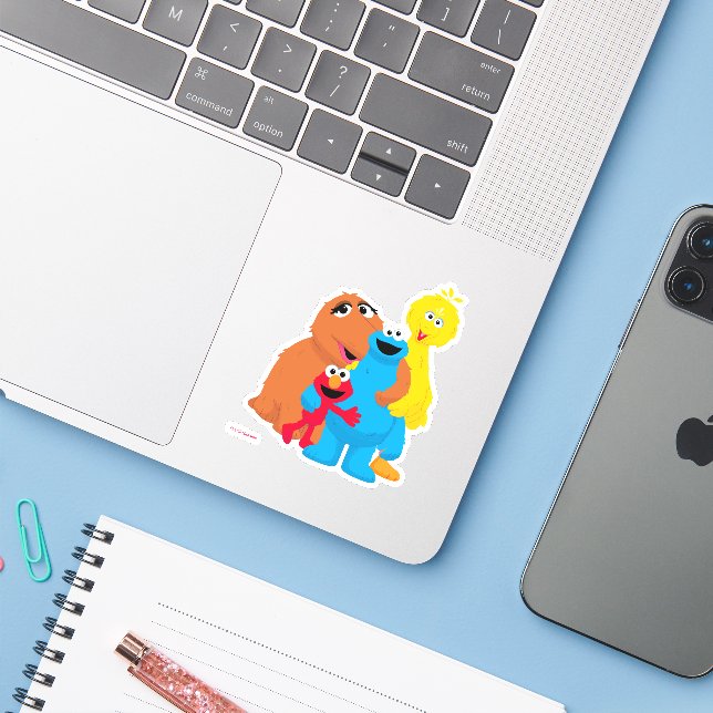 Sticker Rue Sésame | Groupe Hug (Ordinateur portable avec iPhone)