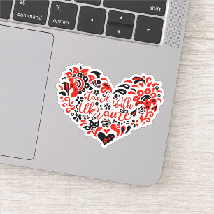 Sticker Soyez avec l'Ukraine lettrage et coeur