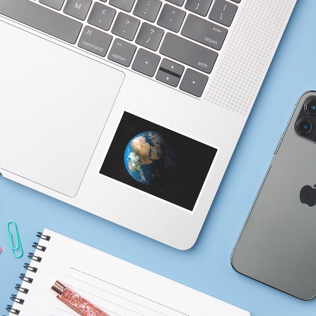 Sticker Terre Pleine Montrant Des Nuages Simulés Sur L'Afr (Ordinateur portable avec iPhone)