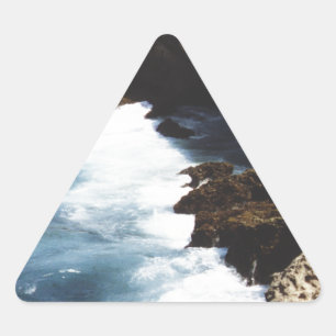 Sticker Triangulaire Aruba Océan Se Brisant Sur Les Rochers