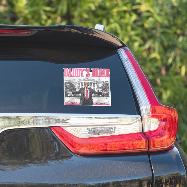 Sticker Trump 2024 Election Daddy's Home Pink (Côté voiture)