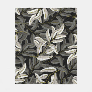 Stickereien: Schwarzweißdruck. Fleecedecke