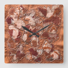 Stickereien von Orangenschmetterlingen aus Boho Quadratische Wanduhr