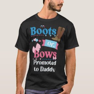 Stiefel oder Bogen, die bei der Aufdeckung von Dad T-Shirt