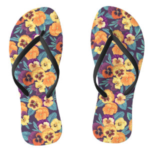 Stiefmütterchen auf Pflaumenviolett Flip Flops