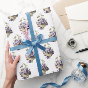 Stiefmütterchen-Korb auf Weiß Geschenkpapier