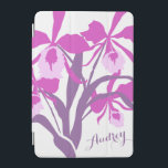 Stilisierte Orchideen-Cattleya-Kunstbezeichnung ip iPad Mini Hülle<br><div class="desc">Schöne florale Radiant Orchideen grafische Blume in lila Farbtönen. Anpassen mit Ihrem eigenen Namen liest derzeit Audrey. Originelle Druckkunst von Sarah Trett.</div>
