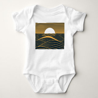 Stilisierte Sonne-Mond, dunkle Meeresdarstellung. Baby Strampler