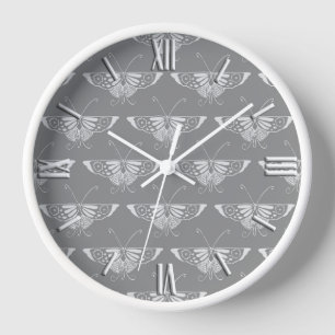 Stilisierter Art-Deco-Schmetterling in Grautönen Wanduhr