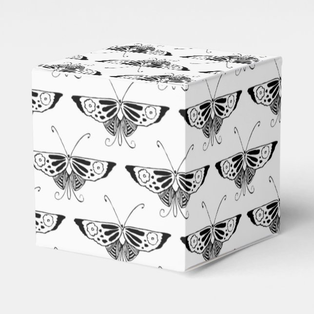 Stilisierter Deko-Schmetterling - weiß und schwarz Geschenkschachtel (Vorderseite)