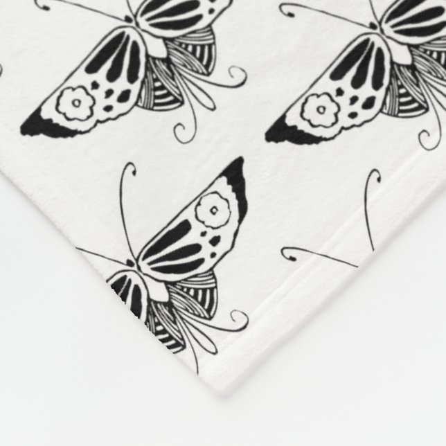 Stilistischer Art-Deco-Schmetterling - schwarz-wei Fleecedecke (Ecke)