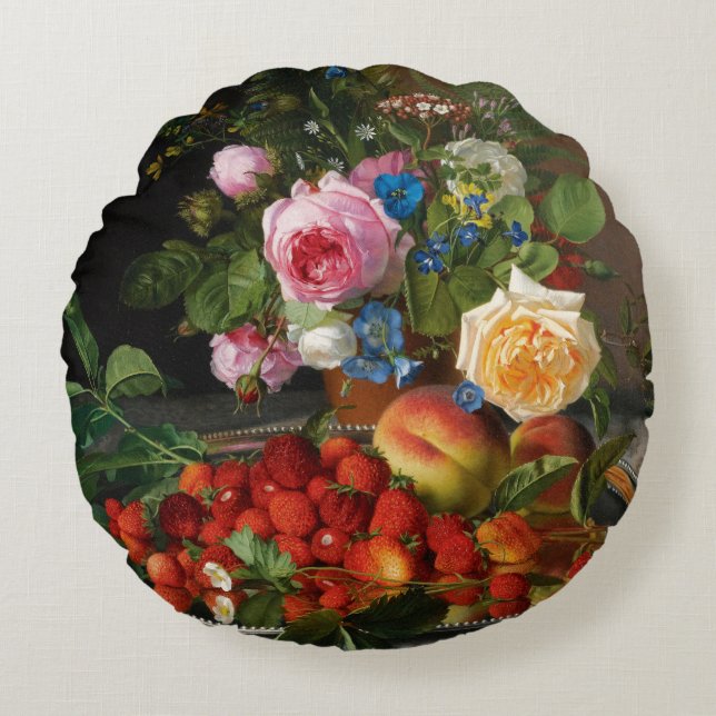 Still Life Rose und Erdbeeren von Otto Ottesen Rundes Kissen (Vorderseite)