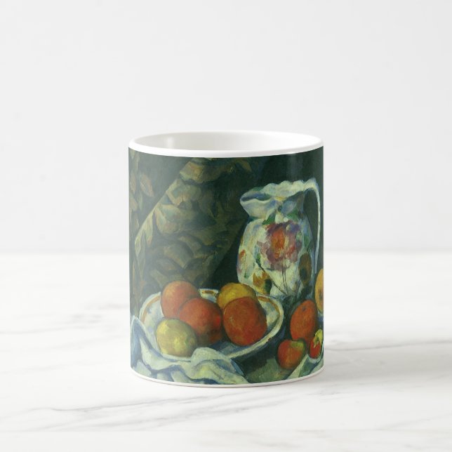 Still Life, Vorhang und Pitcher von Paul Cezanne Kaffeetasse (Mittel)