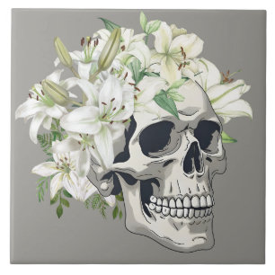 Stille Blüte: Schädel und weiße Lilien Fliese