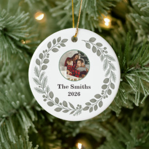 Stille Luxus-Sage-Grün-Familienfoto-Weihnachten Keramik Ornament