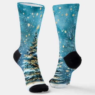 Stille Nacht, hell leuchtender Weihnachtsbaum im W Socken