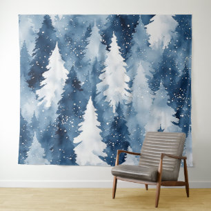 Stiller Kiefern-Winterwald Wandteppich