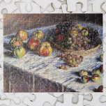 Stillleben mit Äpfeln und Trauben von Claude Monet<br><div class="desc">Stillleben mit Äpfeln und Trauben (1880) von Claude Monet ist ein Vintages impressionistisches Kunstwerk, das noch lebendig ist. Verschiedene Früchte in einem Korb auf einem Tisch, einschließlich Äpfel und Trauben Set für den Erntedank zu Abend. Über den Künstler: Claude Monet (1840-1926) war Gründer der französischen impressionistischen Malerei, wobei die meisten...</div>