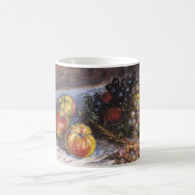 Stillleben mit Äpfeln und Trauben von Claude Monet Kaffeetasse (Mittel)