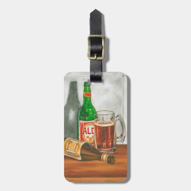 Stillleben mit Bier von Jennifer Goldberger Gepäckanhänger (Vorderseite vertikal)