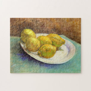 Stillleben mit Zitronen auf einer Platte