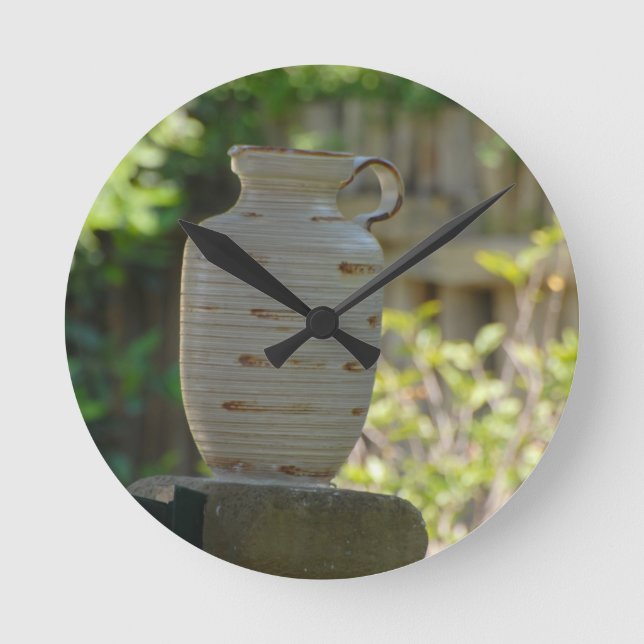 Stillleben Runde Wanduhr (Vorderseite)