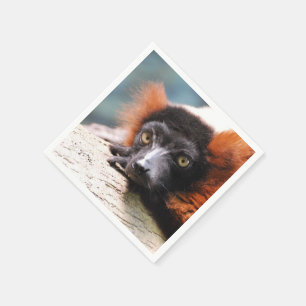 Stillstehender Rot getrumpfter Lemur Serviette