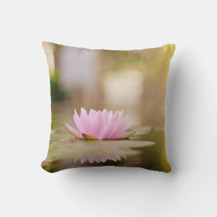 Stilsvolle Lotusblumen-Landschaft, Zen Kissen