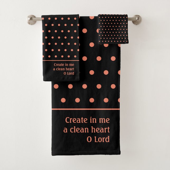 Stilvoll anpassbarer SALMON Polka Dot Black Badhandtuch Set (Insitu)