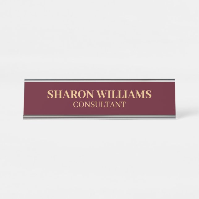Stilvoll Beruflicher Burgundy Red & Gold Minimal Schreibtischnamensplakette (Vorderseite )
