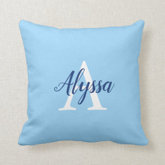 Stilvoll Calm Blue Monogram Script Throw Kissen