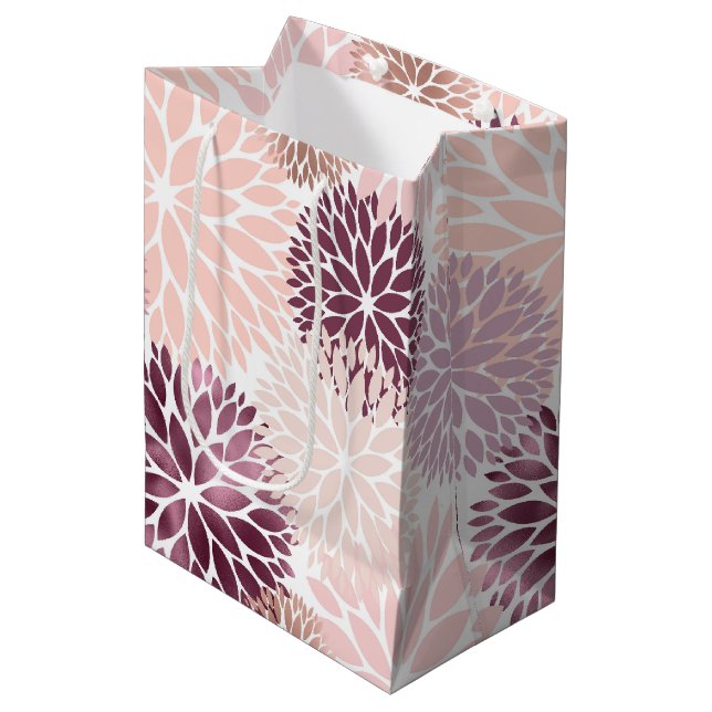Stilvoll Chic Pink Floral Mittlere Geschenktüte (Vorderseite Schrägansicht)