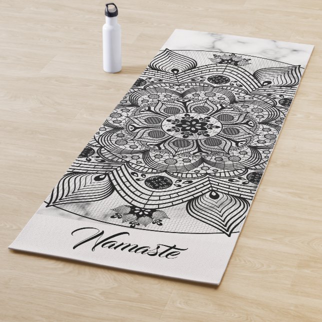 Stilvoll florales Schwarz und Weiß Mandala Namaste Yogamatte (Beispiel)