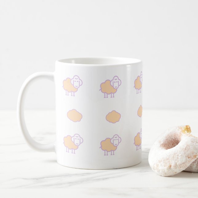 Stilvoll Niedliches rosa Schaf mit Wolkenmuster Kaffeetasse (Mit Donut)