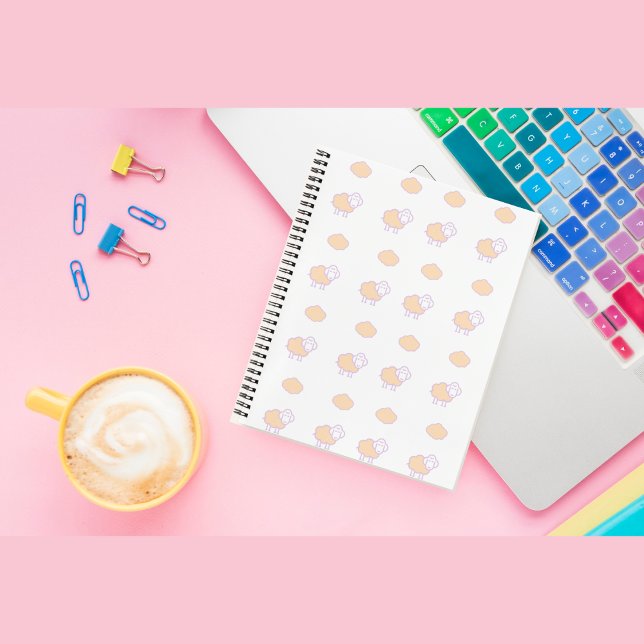 Stilvoll Niedliches rosa Schaf mit Wolkenmuster Notizbuch (Von Creator hochgeladen)