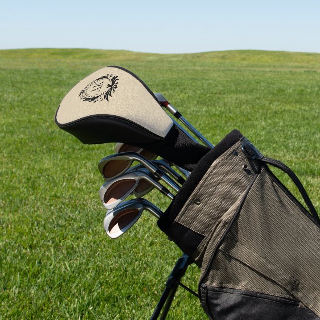 Stilvoll schwarzer Luxus-Rahmen und kronenbeige Le Golf Headcover (In SItu)