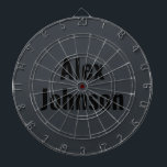 Stilvoll und ausgeklügelt Onyx Black Monogram Dartscheibe<br><div class="desc">Eine perfekte Verschmelzung von Ästhetik und Stil. Dieses Design präsentiert einen eleganten und modernen onyxen Farbhintergrund mit einem eleganten dunkleren Schwarz-Schatten für Ihren Namen und schafft so ein auffallendes und raffiniertes Monogramm-Design. Passen Sie sie mit Ihrem Namen oder beliebigem Text an und verwandeln sie in eine einmalige Darstellung Ihrer einzigartigen...</div>