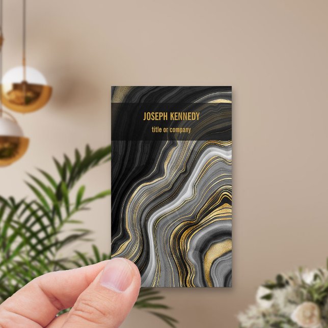 Stilvolle Agate Black and Gold Vertikal Visitenkarte (Vertical business card with black gold and grey agate pattern)