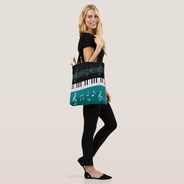 Stilvolle Aquamarine Schwarz-weiße Klaviertasten u Tasche (Am Model)