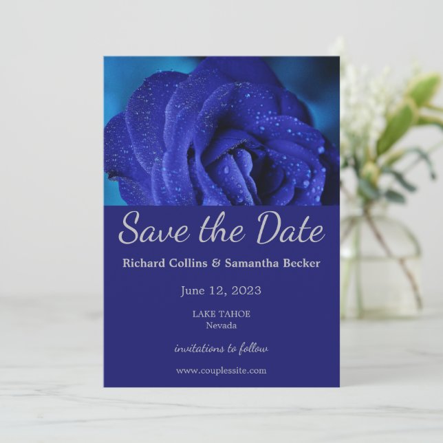 Stilvolle Blue Rose Wedding Save the Date (Stehend Vorderseite)