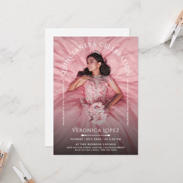 Stilvolle Chic Girl Bday Klassische weiße Typograf Einladung (Vorderseite/Rückseite Beispiel)