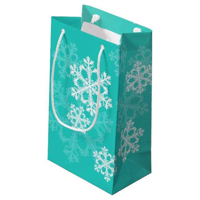 Stilvolle Cyan Snowflakes Modernes Weihnachtsmuste Kleine Geschenktüte (Rückseite Schrägansicht)