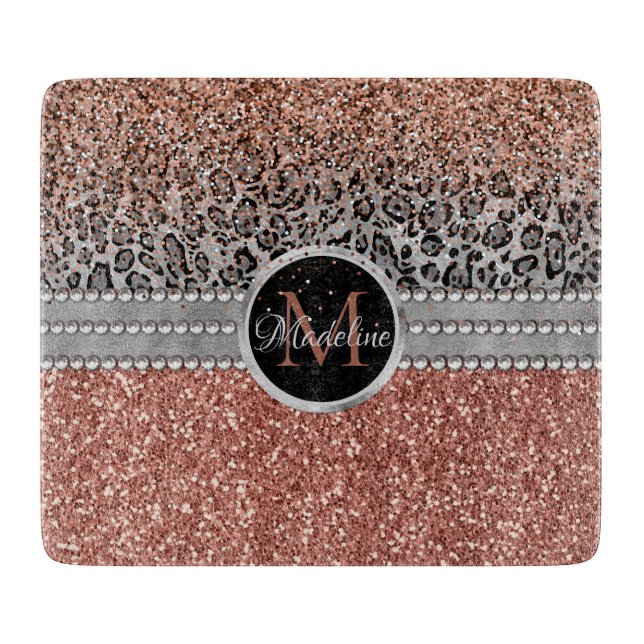 Stilvolle Girly Rose Gold Glitzer Leopard Monogram Schneidebrett (Vorderseite)