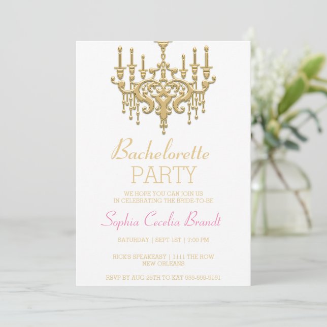 Stilvolle Gold Chandelier Party Einladung (Stehend Vorderseite)