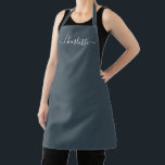 Stilvolle, hellblaue Skriptbezeichnung elegant Schürze<br><div class="desc">Personalisierte Mitternachtsblau angepasste moderne Skriptname Text monogramm solide schlichte Farbe einfach gürlich elegante elegante Mitternacht Blau-Weiß-Text Küche Schürze. Anpassen,  personalisieren Sie es mit Namen,  Zitat,  Phrasen oder Text. Geeignet für Köche,  Koch,  Keramik,  Keramiken,  Handwerk,  Arbeit,  Küche,  Backen,  Grillen,  Grill etc.</div>