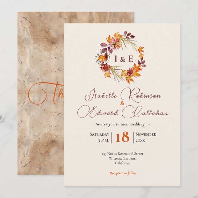 Stilvolle Initials Rustic Brown Fall Wreath Weddin Einladung (Vorne/Hinten)
