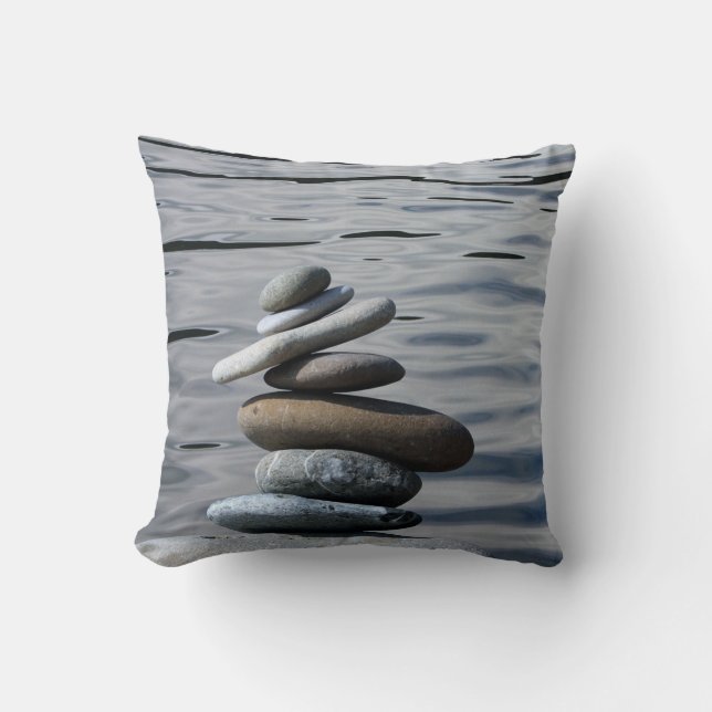 Stilvolle Landschaft, Zen Stones, Meer Kissen (Vorderseite)