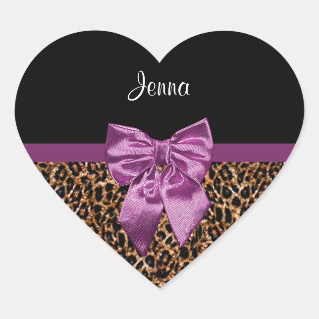 Stilvolle Leopard Print Elegant Lila Bow and Name Herz-Aufkleber (Vorderseite)