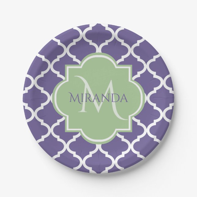 Stilvolle Lila Quatrefolie und Green Monogram bene Pappteller (Vorderseite)