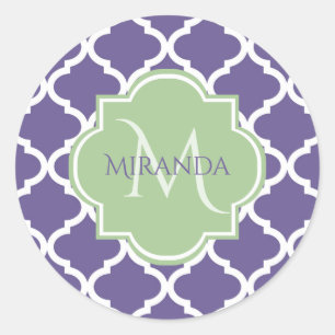 Stilvolle Lila Quatrefolie und Green Monogram bene Runder Aufkleber